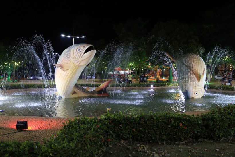 Piraputangas Na Praca Da Liberdade