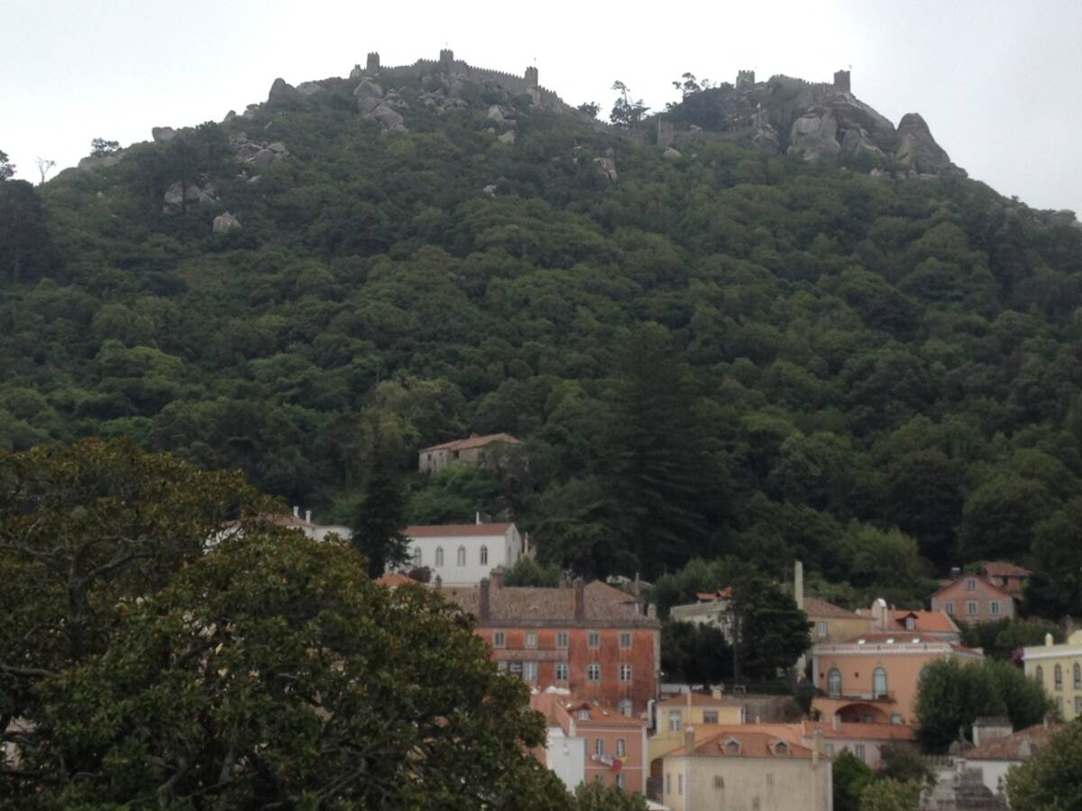 Muralha Do Castelo Dos Mouros Ao Alto