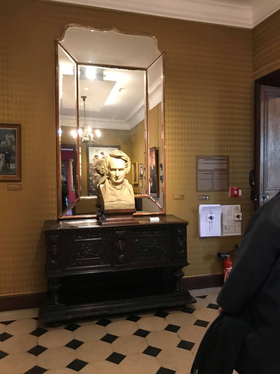 Museu Victor Hugo Busto