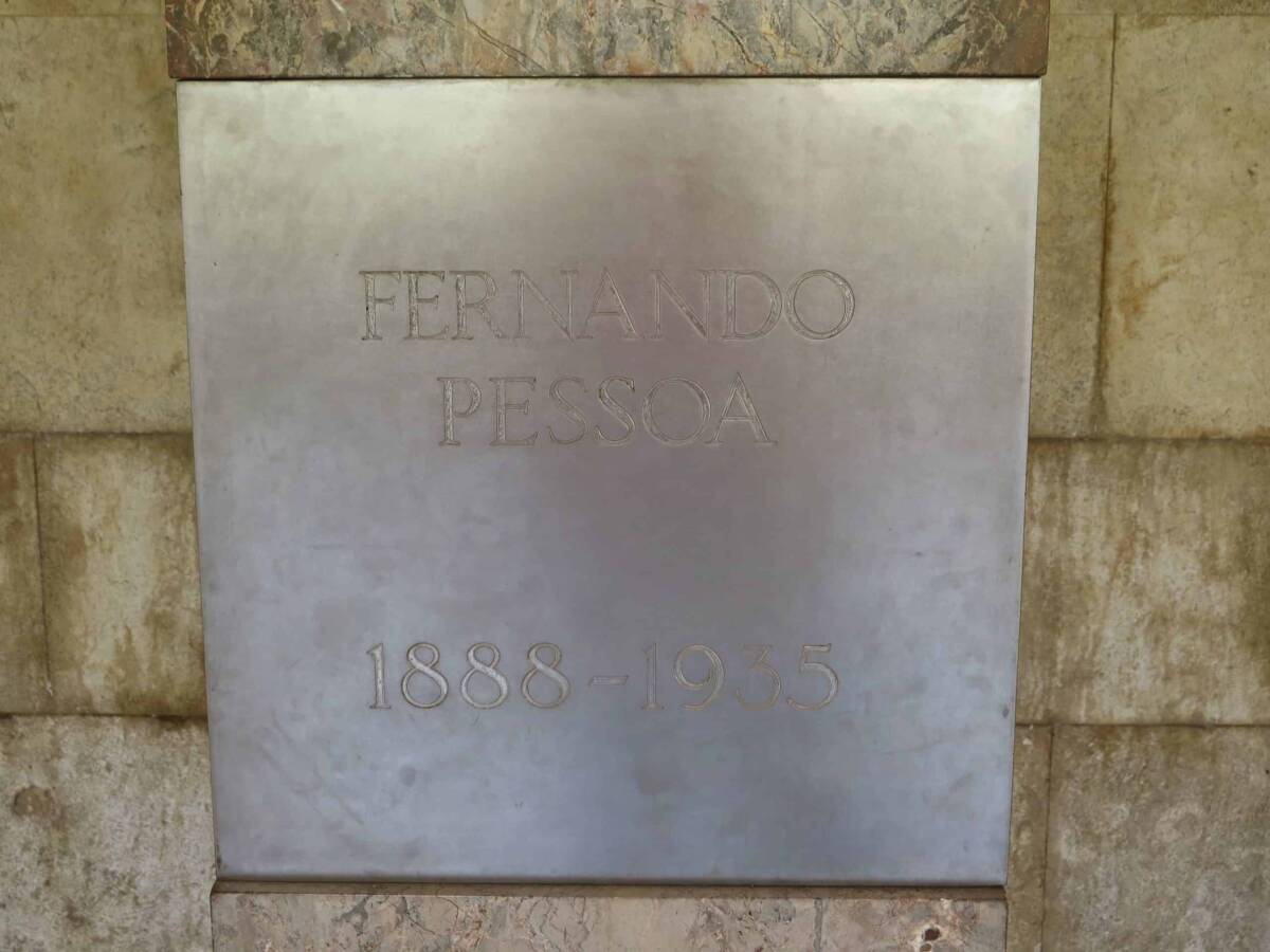 Tumulo Fernando P